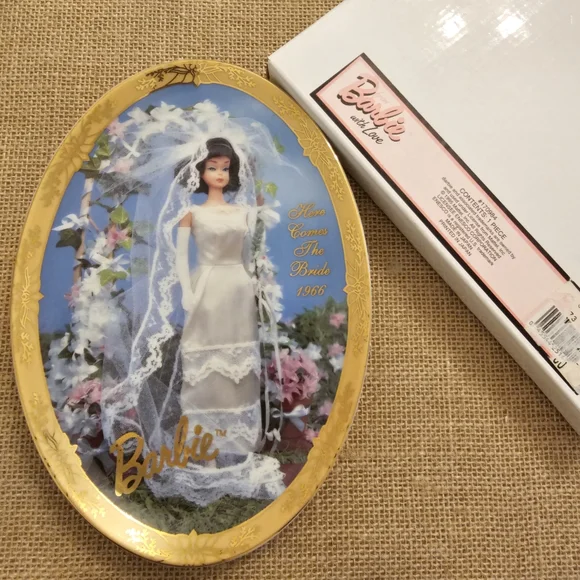 NIB Barbie with Love 1966 Collector's Plate Here Comes the Bride by Enesco - Picture 12 of 13